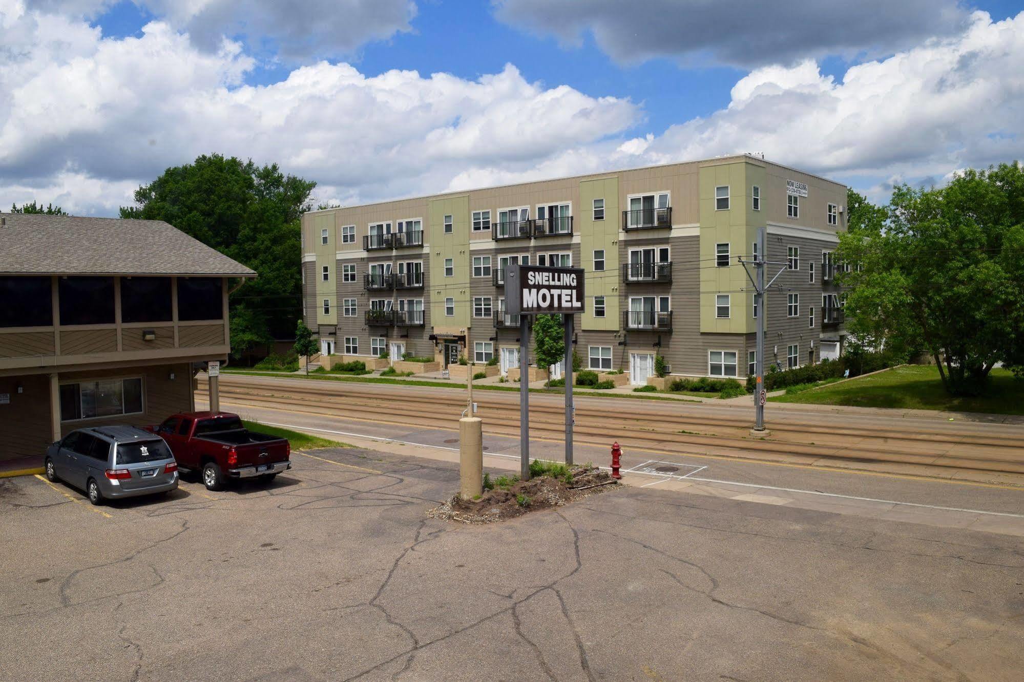 Snelling Motor Inn Mendota Exterior photo